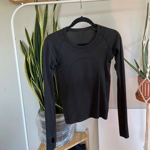 Black lululemon swiftly long sleeve